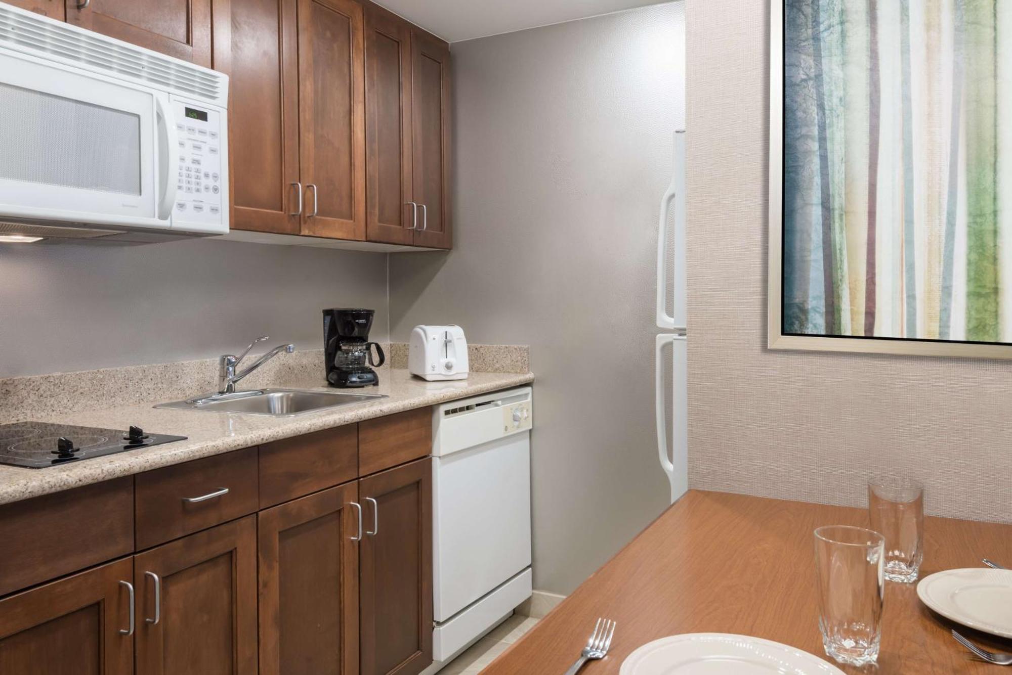 Hotel Homewood By Hilton Holyoke-springfield/north
