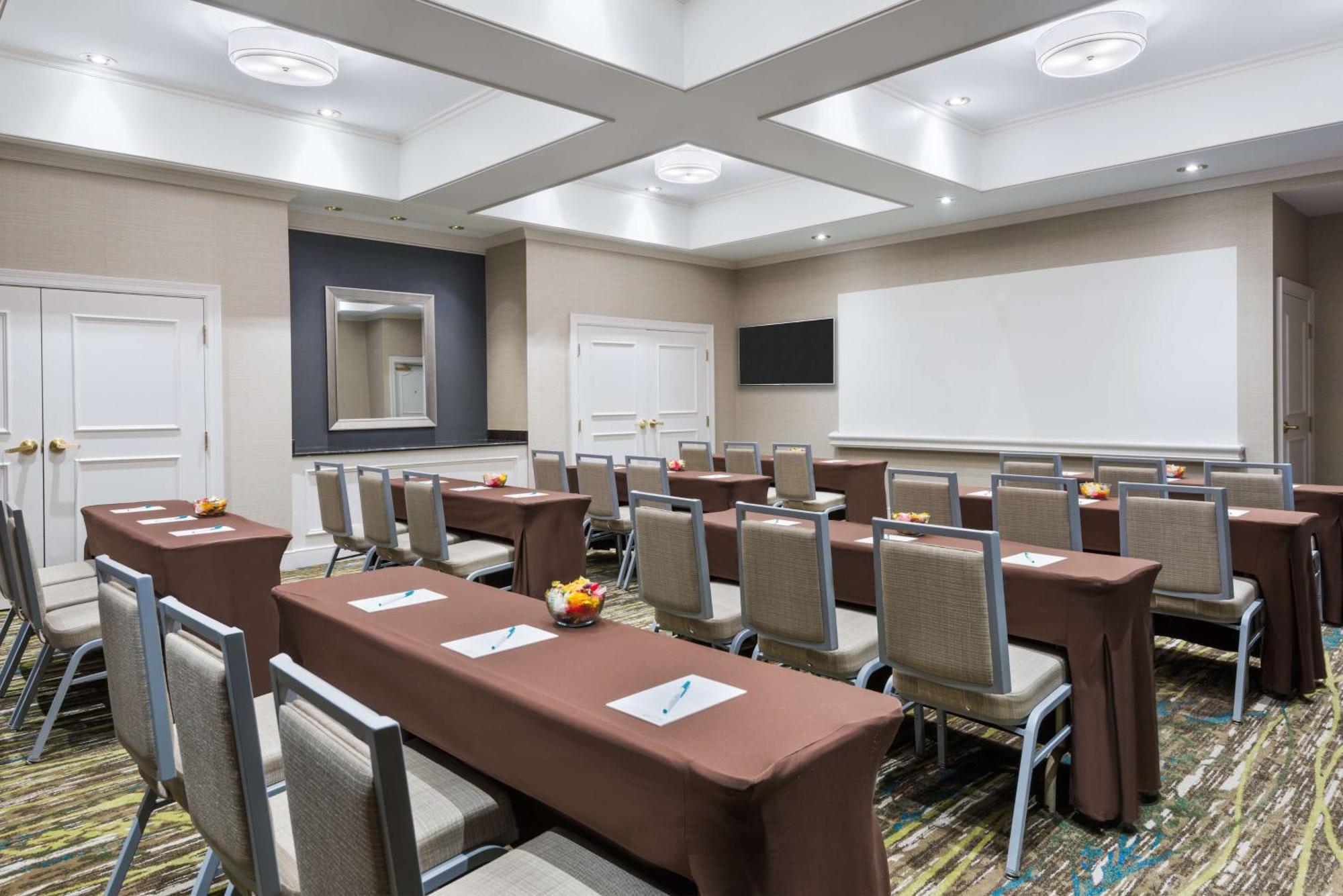 Hotel Homewood By Hilton Holyoke-springfield/north 3*